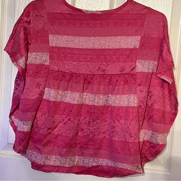 XL Bongo pink wing sleeved blouse - Picture 2 of 5